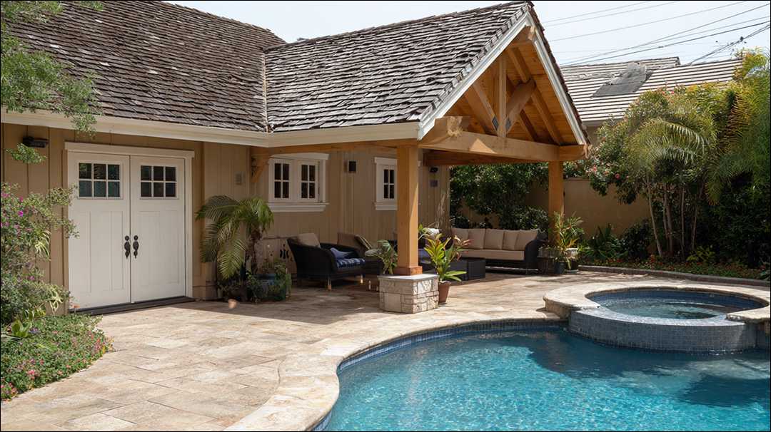 Hip and Ridge Roofs