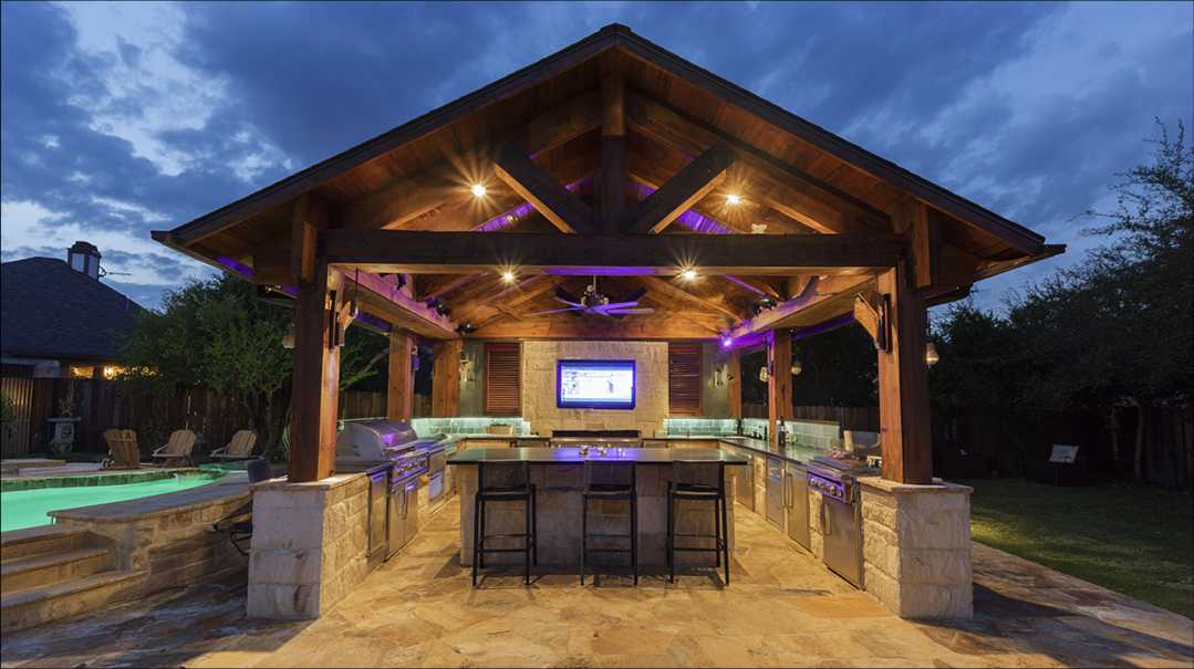 Outdoor Kitchens1