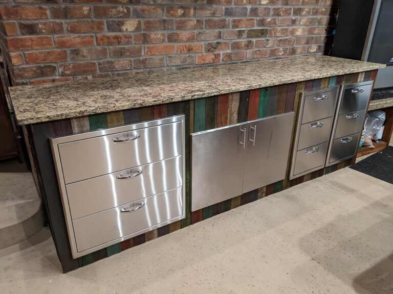 Outdoor Kitchens 25